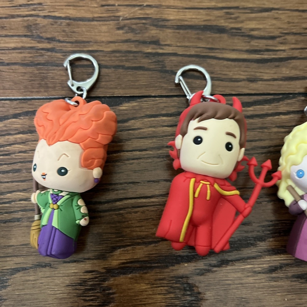 Disney Hocus Pocus Figural Clip Lot Of 11 Keychains- Cat Damaged See Pics - Picture 3 of 13